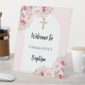 Doop roze bloemen boogmeisje welkom reclamebord met voetstuk (Insitu)