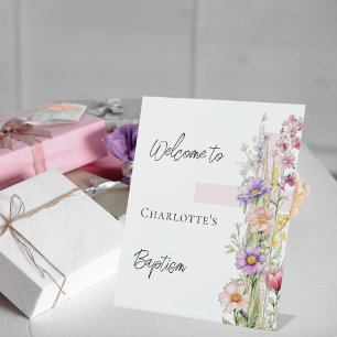 Doop roze bloemen kruis meisje welkom teken reclamebord met voetstuk