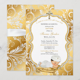 Doop van een baby jongen met gouden kruis kaart