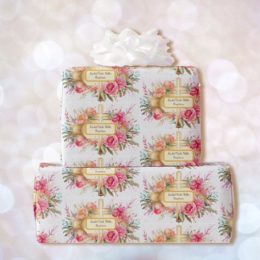 Doop Voeg Naam toe - Kruis met Bloemenspray Cadeaupapier