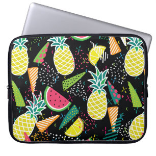 Door de hand getrokken naadloos patroon met waterm laptop sleeve