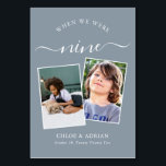 Door de jaren heen Koppel Foto Wedding Modern Tabl Kaart<br><div class="desc">Let op en heb wat plezier met je trouwreceptietabelnummers - Deze elegante eenvoudige tabelnummers geven je de mogelijkheid om een foto van de bruid en bruidegom op dezelfde leeftijd op te nemen als het tabelnummer, de bruid- en groomnaam/s en de datum van hun bruiloft. De achtergrondkleur is stoffig blauw met...</div>