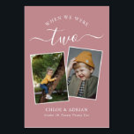 Door de jaren heen Koppel Foto Wedding Modern Tabl Kaart<br><div class="desc">Let op en heb wat plezier met je trouwreceptietabelnummers - Deze elegante eenvoudige tabelnummers geven je de mogelijkheid om een foto van de bruid en bruidegom op dezelfde leeftijd op te nemen als het tabelnummer, de bruid- en groomnaam/s en de datum van hun bruiloft. De achtergrondkleur is stoffige roze met...</div>