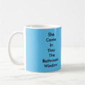 Door de Mok van de Kunstkoffie van het Venster van (Links)