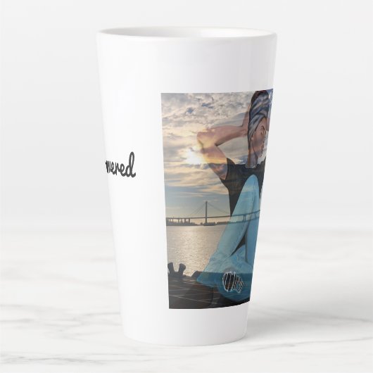 Door de mok van de zon latte (Voorkant)