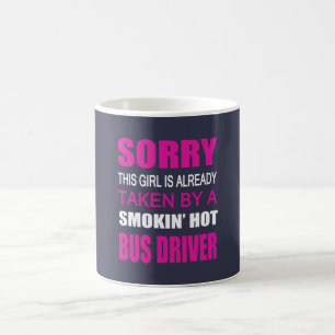 Door een busbestuurder genomen koffiemok