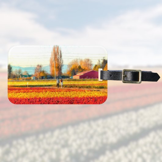 Door gouden en rode Tulpvelden rollen Bagagelabel