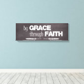 Door Grace door Faith Bijbelcitaat Canvas Afdruk (Insitu (Houten vloer))