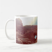 door het statische koffiemok (Links)
