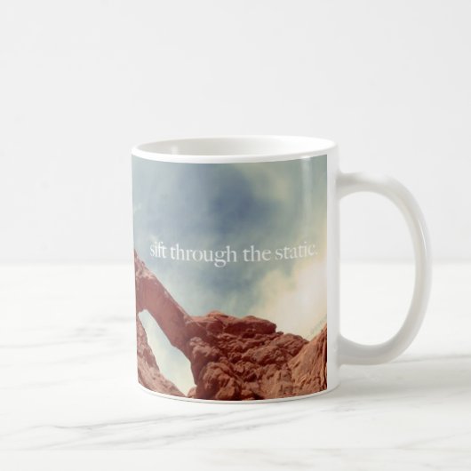 door het statische koffiemok (Rechts)