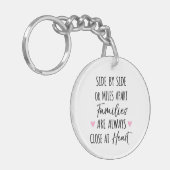 Door zij of Miles Afzonderlijke Families zijn dich Sleutelhanger (Voorkant Links)