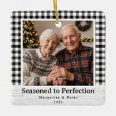 Doorgewinterd naar perfectie – Grootouders Foto Keramisch Ornament (Voorkant)