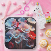 Doorschijnende klaprozen op zwart papieren bordje (Feest)