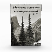 Doorweg naar een nieuwe wereld in de bergen fotoblokken (Voorkant)