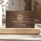 DOOS LOGO met UW INITIAAL/MONOGRAM op BROWN WOOD Visitekaartje