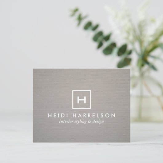 DOOS LOGO met UW INITIAAL/MONOGRAM op GRAY LINEN Briefkaart (Staand voorkant)