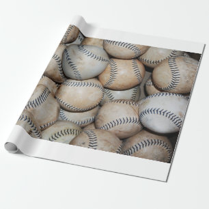 Doos met basisballen cadeaupapier