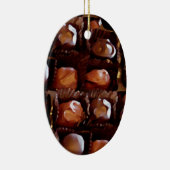 Doos met chocolade, met een Snoep met verklikkerch Keramisch Ornament (Rechts)