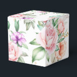 Doos met verkoopvorm Ventilator Bedankdoosjes<br><div class="desc">De feestdoos die in een mooi ontwerp met meerdere kleuren wordt getoond. Color White past dit object aan of koopt zoals het is. StockAfbeelding freepik.com</div>