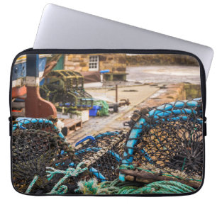 doppen en kreeften Pittenweem, Schotland Laptop Sleeve