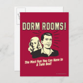 Dorm Room: Meest vun Twin Bed Briefkaart (Voorkant / Achterkant)