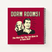 Dorm Room: Meest vun Twin Bed Notitieboek (Achterkant)