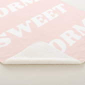 Dorm Sweet Dorm in Blush Sherpa Deken (3/4)