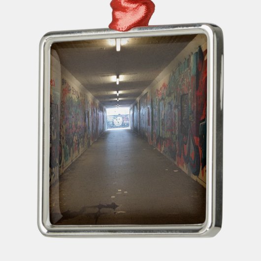 Dortmund U-Bahn Grafitti am Bahnhof Metalen Ornament (Links)