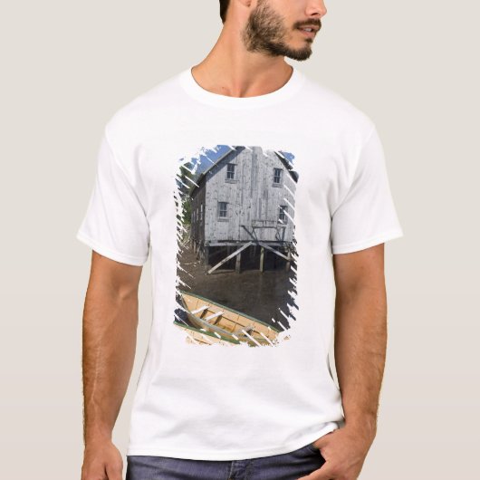 Dory bouwer,Lunenburg, Nova Scotia, Canada T-shirt (Voorkant)