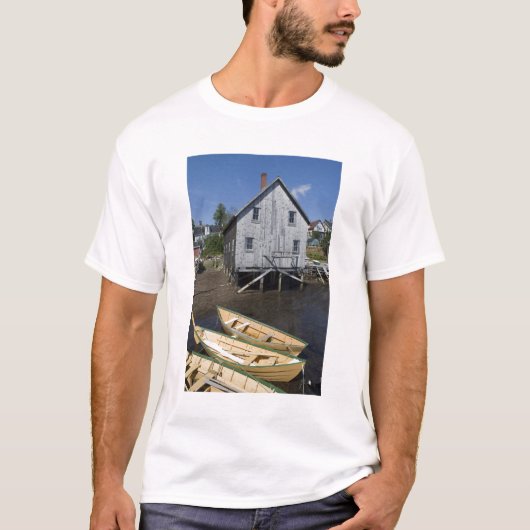 Dory builder, Lunenburg, Nova Scotia, Canada T-shirt (Voorkant)