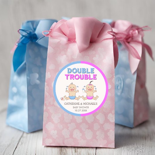 Double Trouble Twin Boy & Girl Baby shower Ronde Sticker