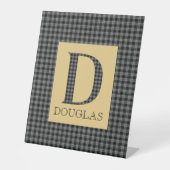 Douglas Tartan Monogram D Reclamebord Met Voetstuk (Voorkant)