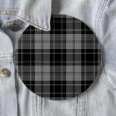 Douglas tartan zwarte grijze vlecht ronde button 6,0 cm (In situ)