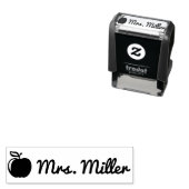 Douwe docenten zelf inktend stempel met naam + app (In situ)