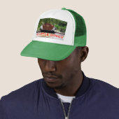 Douwe Egberts-theemuts met een klein bootje Trucker Pet (In situ)
