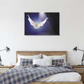 Dove die door de lichtbundel vliegt canvas afdruk (Insitu (Slaapkamer))