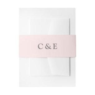 Dove Grey Monogram Initiaal op Blush Roze Uitnodigingen Wikkel