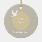 Dove Memorial Kerstornament - In onze harten Keramisch Ornament (Voorkant)