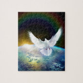 Dove of Peace Heilige Geest over Aarde met Regenbo Legpuzzel (Verticaal)
