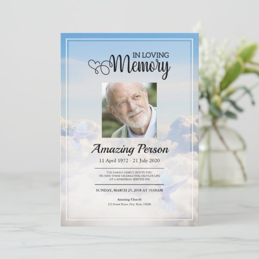 Dove & sky Funeral Order of Service Invitation Kaart (Staand voorkant)