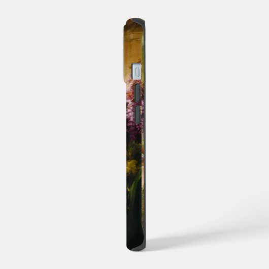 Doven en pacocks in een tuin iPhone 15 case (Linkerkant)