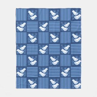 Doves and Snow Winter Blue Fleece Blanket Deken