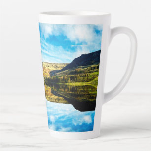 Dovestone Reservoir in de winter Latte Mok