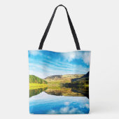 Dovestone Reservoir in de winter Tote Bag (Achterkant)