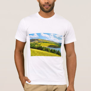 Dovestone Reservoir in de zomer zonneschijn T-Shir T-shirt