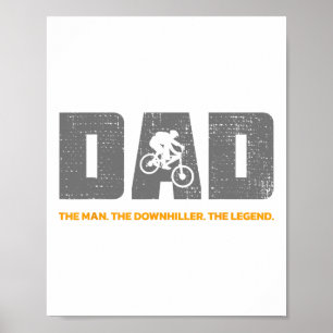 Downhill vader en downhill mountainbiken voor berg poster