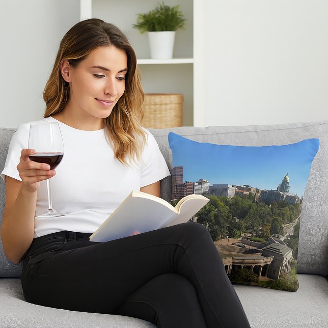 Downtown Denver with Capitol Building  Kussen (A pillow with a photograph of downtown Denver with the state capitol building.)