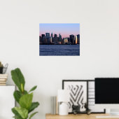 Downtown Manhattan bij schemk 2 Poster (Thuiskantoor)
