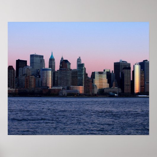 Downtown Manhattan bij schemk 2 Poster (Voorkant)