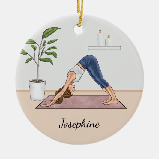 Downward Dog Pose Yoga Vrouw en aangepaste naam Keramisch Ornament (Voorkant)